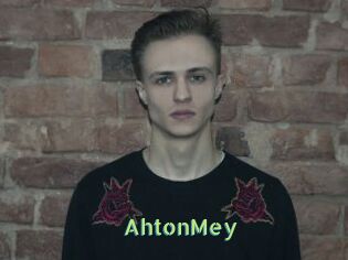 AhtonMey Une Etudiante Sexy