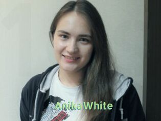 AnikaWhite Une Etudiante Sexy