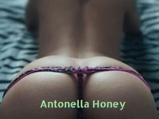Antonella_Honey