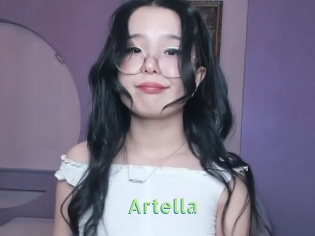 artella Une Etudiante Sexy