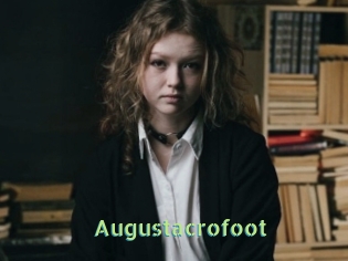 augustacrofoot Une Etudiante Sexy