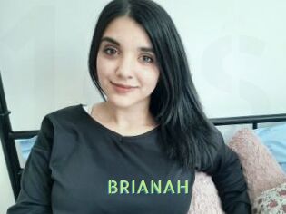 BRIANAH Une Etudiante Sexy