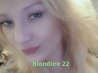 Blondiee_22