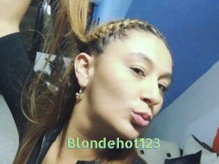 blondehot123 Une Etudiante Sexy
