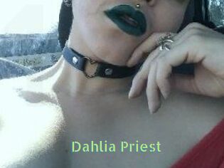 Dahlia_Priest