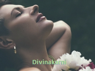 divinakarni Une Etudiante Sexy