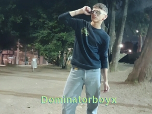 dominatorboyx Une Etudiante Sexy