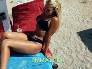 EMMAxFUN Une Etudiante Sexy