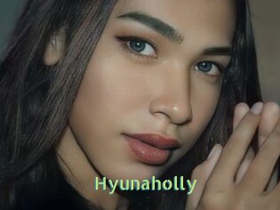 Hyunaholly