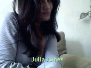 Julia_Jones
