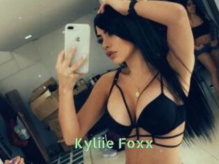 Kyliie_Foxx
