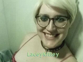 LaceyKittey Une Etudiante Sexy