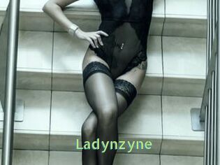 Ladynzyne Une Etudiante Sexy
