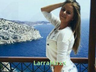 LarraMaxx