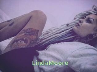Linda_Moore