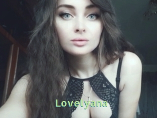 lovelyana Une Etudiante Sexy