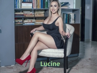 lucine Une Etudiante Sexy