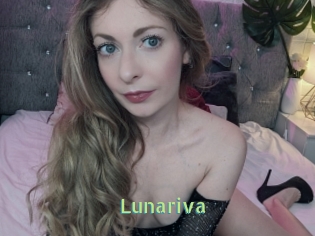 lunariva Une Etudiante Sexy