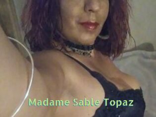 Madame_Sable_Topaz