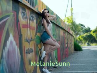 MelanieSunn Une Etudiante Sexy
