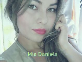 Mia_Daniels