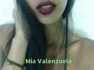 Mia_Valenzuela