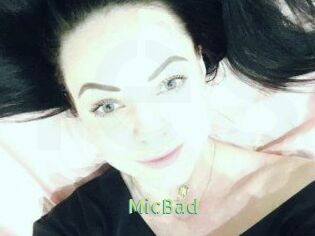 MicBad Une Etudiante Sexy