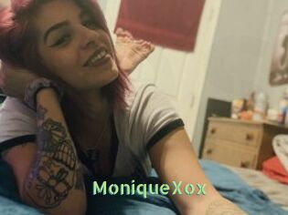 MoniqueXox