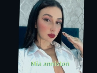 Mia_anniston