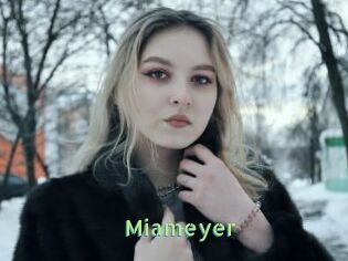 miameyer Une Etudiante Sexy