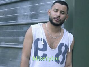 miketylor Une Etudiante Sexy