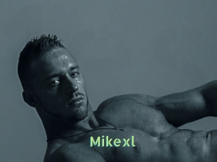 mikexl Une Etudiante Sexy