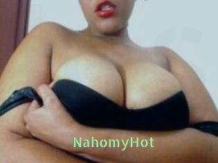 NahomyHot