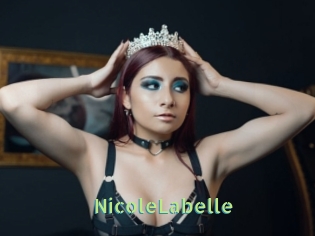 NicoleLabelle Une Etudiante Sexy