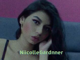 NiicolleGardnner Une Etudiante Sexy