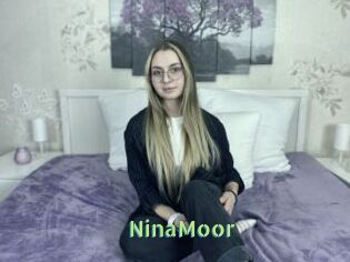 NinaMoor Une Etudiante Sexy
