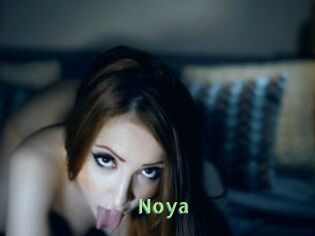 Noya Une Etudiante Sexy