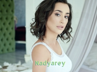 nadyarey Une Etudiante Sexy