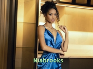 niabrooks Une Etudiante Sexy