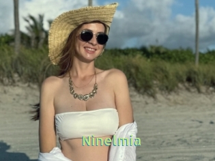 ninelmia Une Etudiante Sexy
