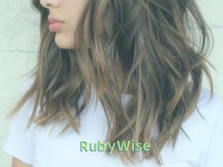 RubyWise Une Etudiante Sexy