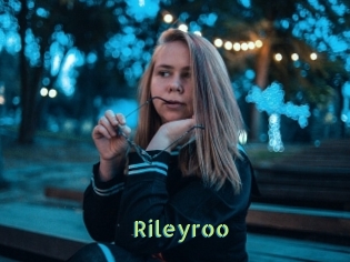 rileyroo Une Etudiante Sexy
