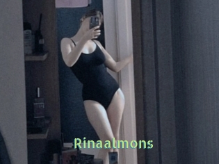 rinaalmons Une Etudiante Sexy