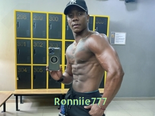 ronniie777 Une Etudiante Sexy