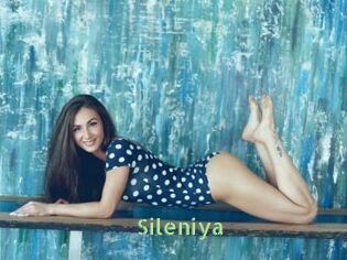 Sileniya Une Etudiante Sexy