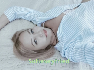 sofieseyfried Une Etudiante Sexy