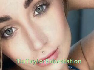 TiaTaylorBabestation