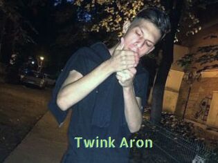 Twink_Aron