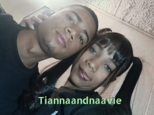 tiannaandnaavie Une Etudiante Sexy