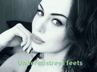 Under_mistress_feets